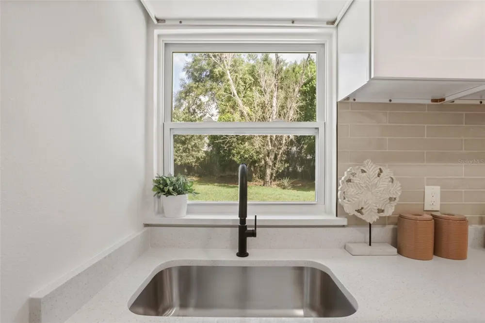 421 OAKHURST STREET Altamonte Springs, FL 32701
