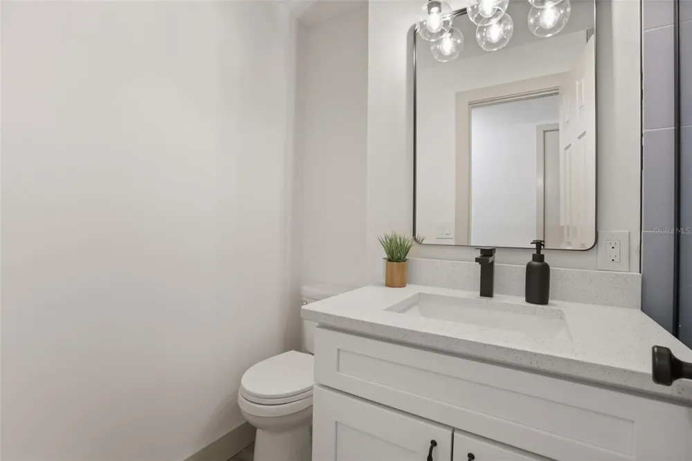421 OAKHURST STREET Altamonte Springs, FL 32701