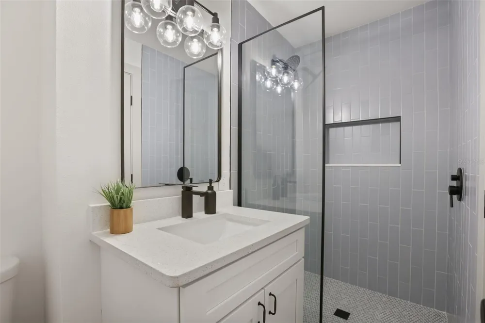 421 OAKHURST STREET Altamonte Springs, FL 32701