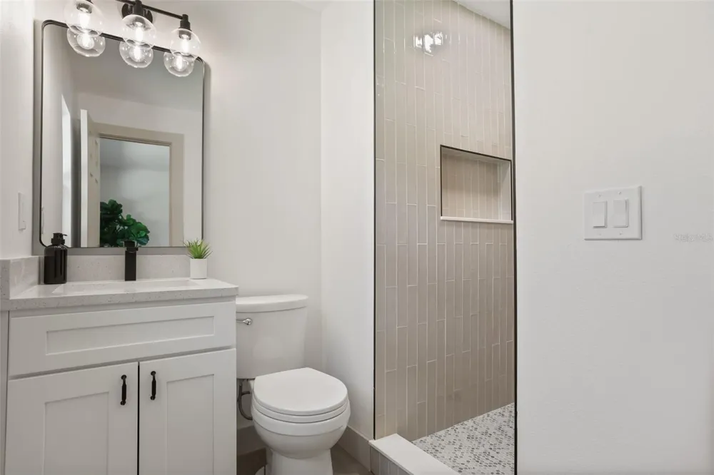 421 OAKHURST STREET Altamonte Springs, FL 32701
