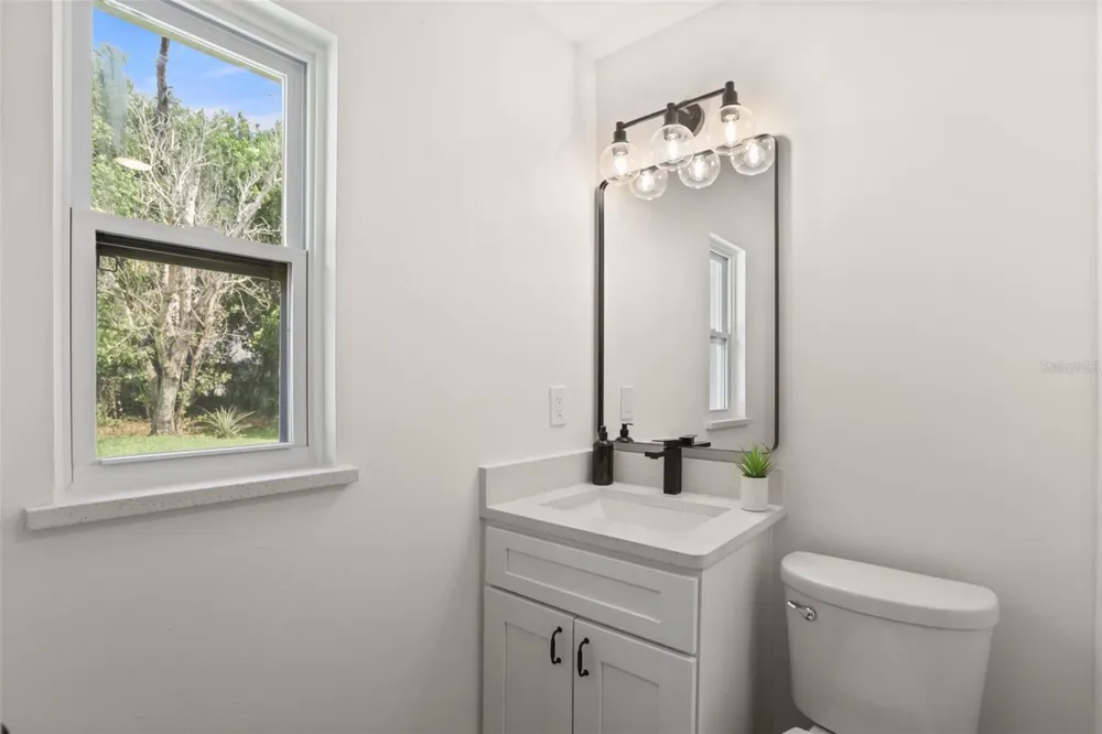 421 OAKHURST STREET Altamonte Springs, FL 32701