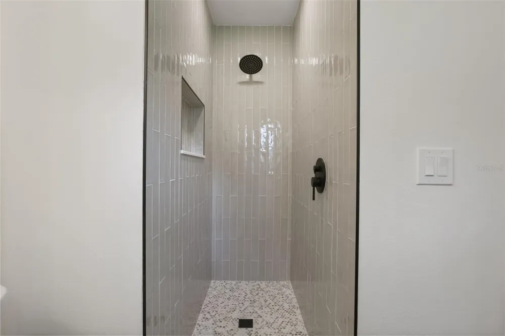 421 OAKHURST STREET Altamonte Springs, FL 32701