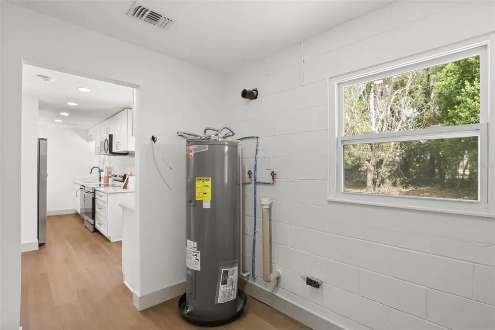 421 OAKHURST STREET Altamonte Springs, FL 32701