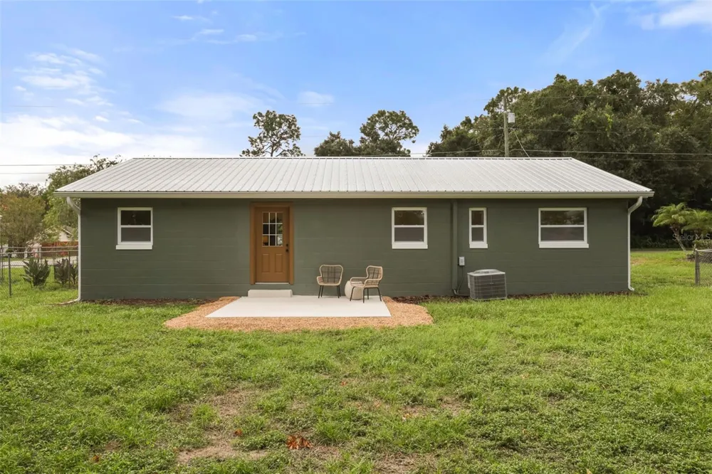 421 OAKHURST STREET Altamonte Springs, FL 32701