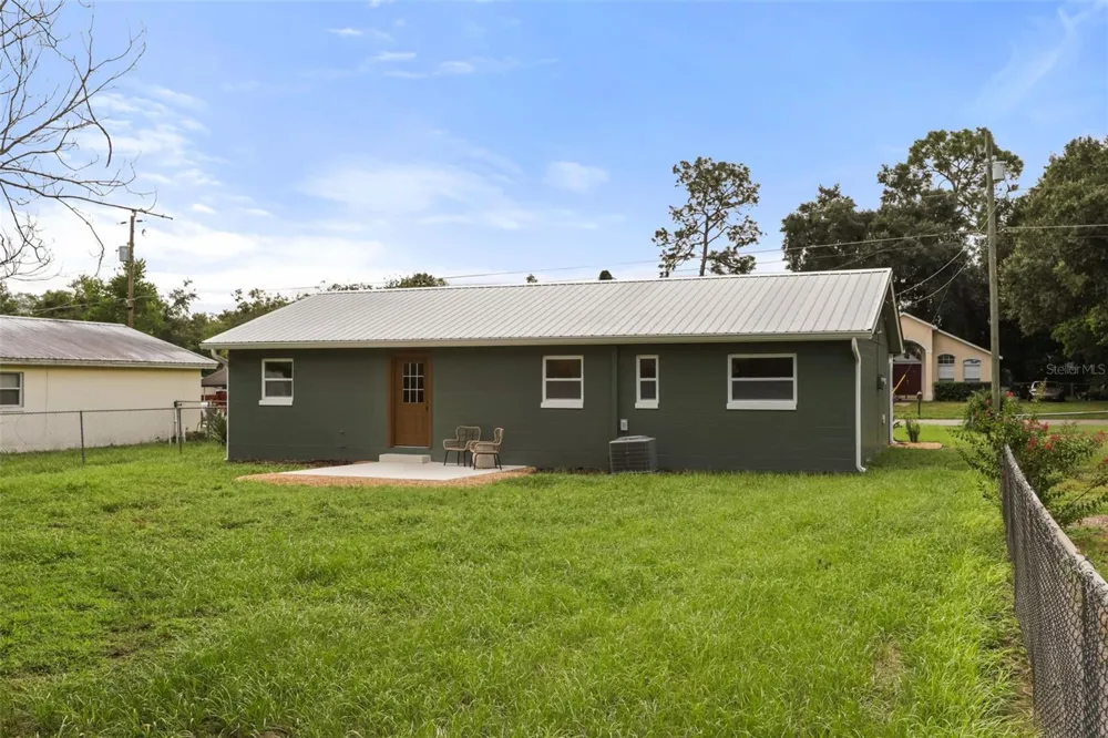 421 OAKHURST STREET Altamonte Springs, FL 32701