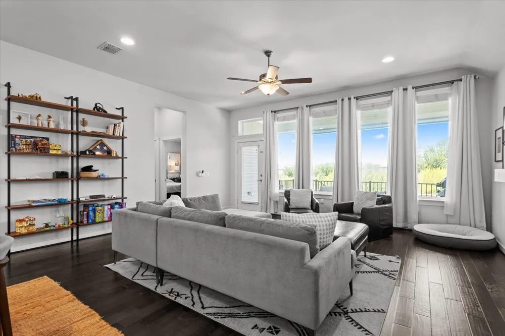 8116 Bestride Bend Austin, TX 78744