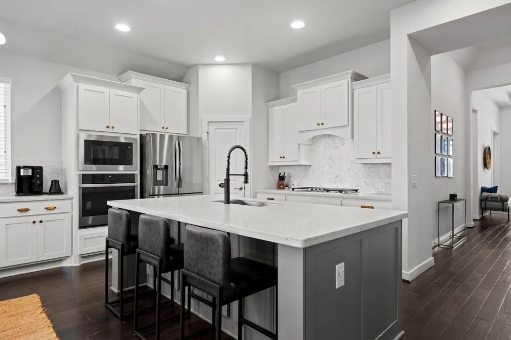 8116 Bestride Bend Austin, TX 78744