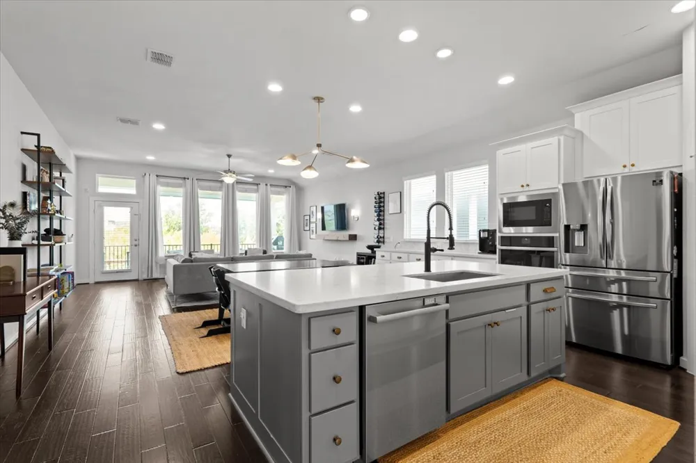 8116 Bestride Bend Austin, TX 78744
