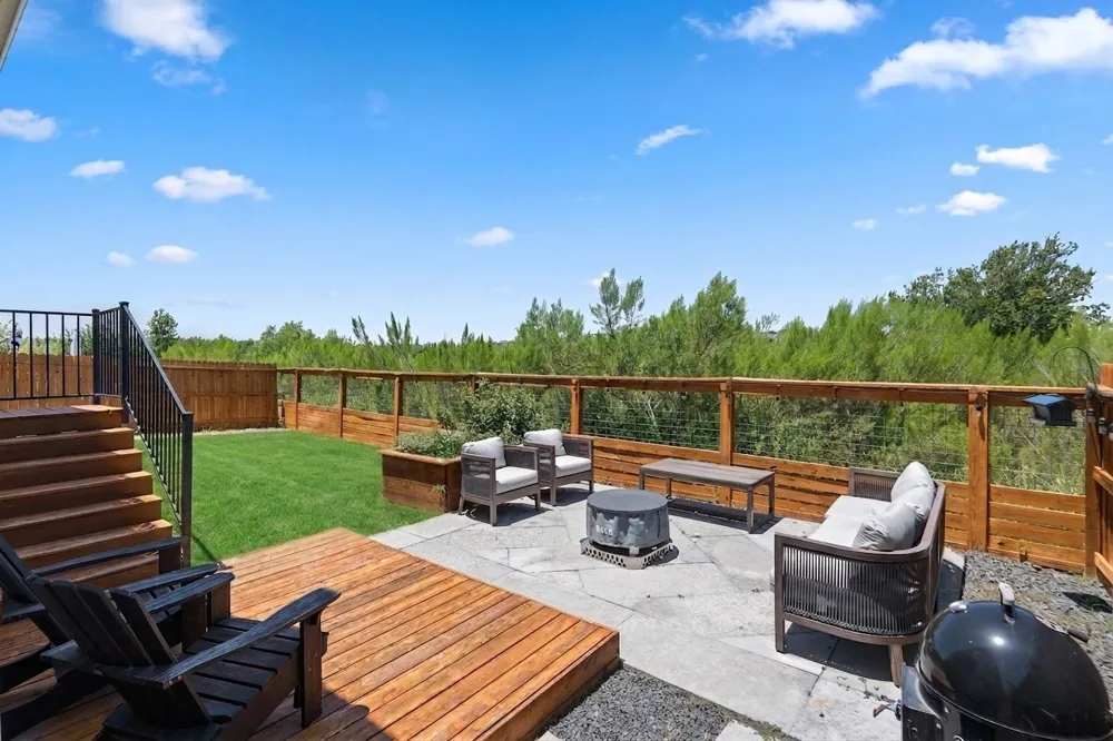 8116 Bestride Bend Austin, TX 78744
