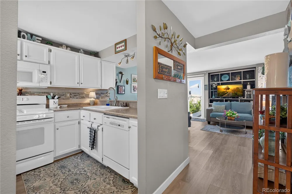 2227 Sunridge Circle #30 Broomfield, CO 80020