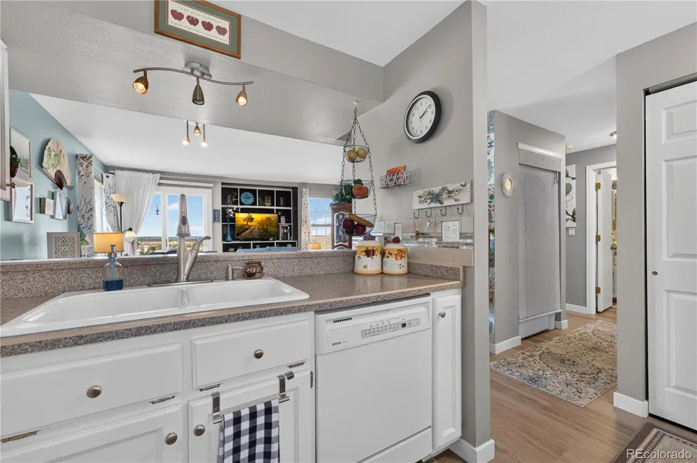 2227 Sunridge Circle #30 Broomfield, CO 80020