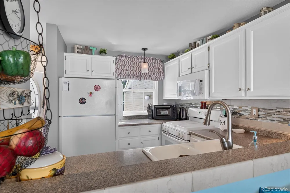 2227 Sunridge Circle #30 Broomfield, CO 80020