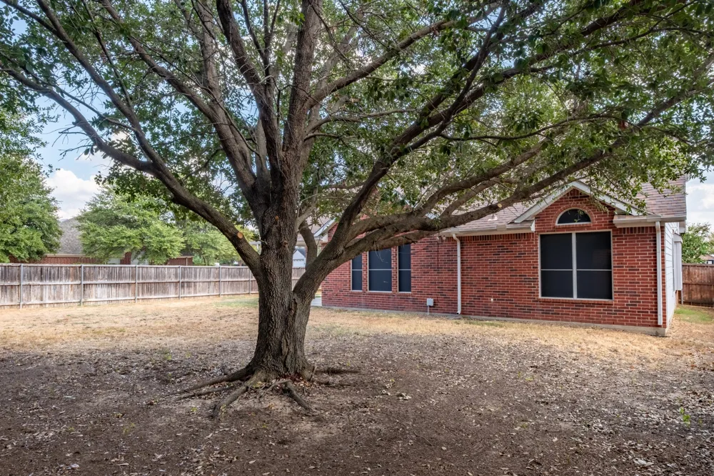1619 Mallard Drive Corinth, TX 76210