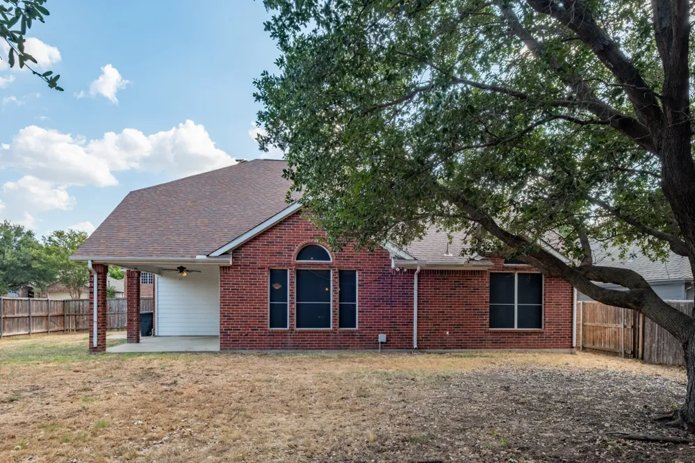 1619 Mallard Drive Corinth, TX 76210