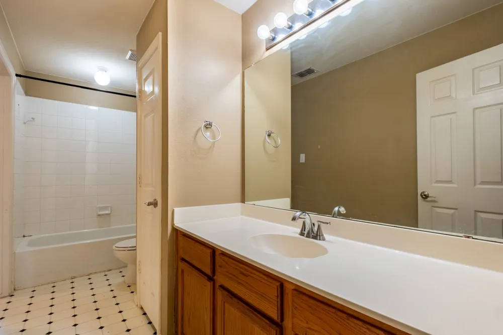 1619 Mallard Drive Corinth, TX 76210