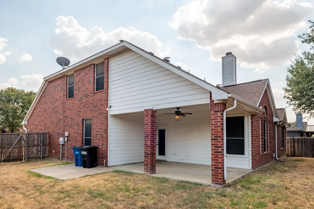 1619 Mallard Drive Corinth, TX 76210