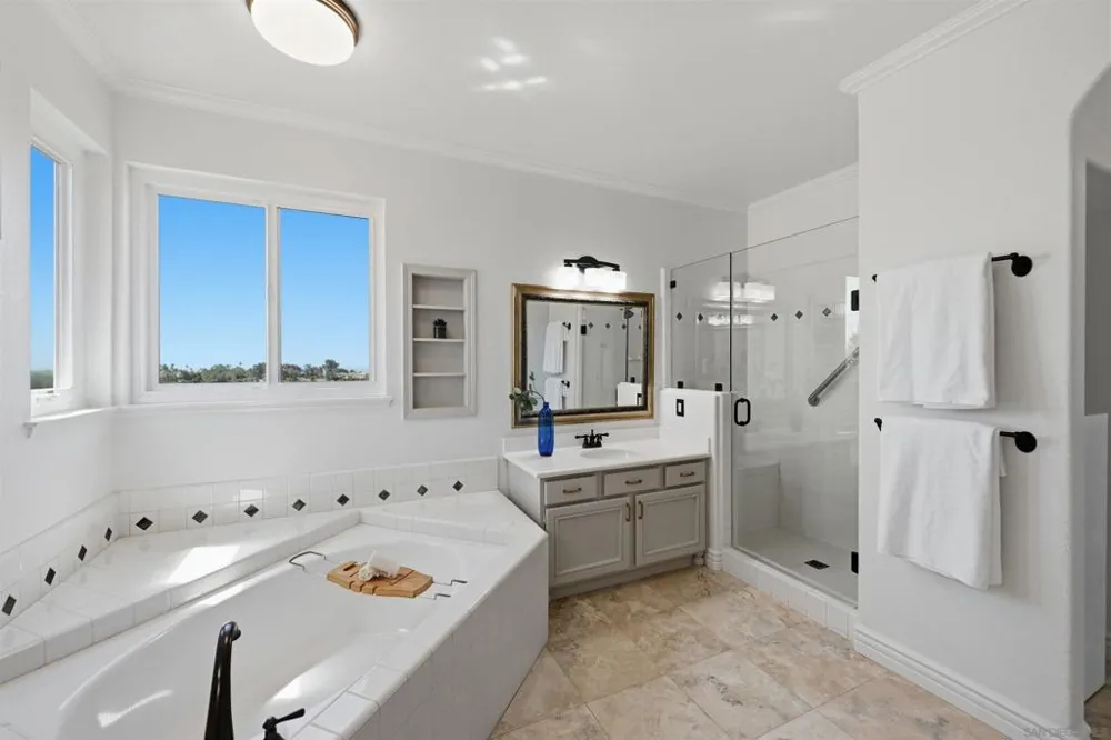 6617 Remsen Ct Carlsbad, CA 92011