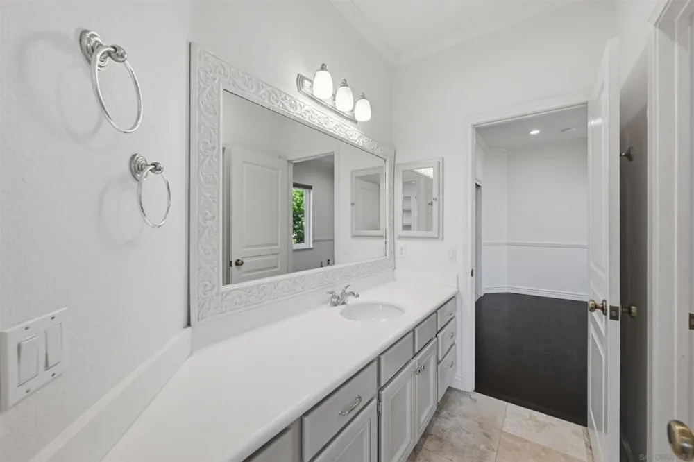 6617 Remsen Ct Carlsbad, CA 92011