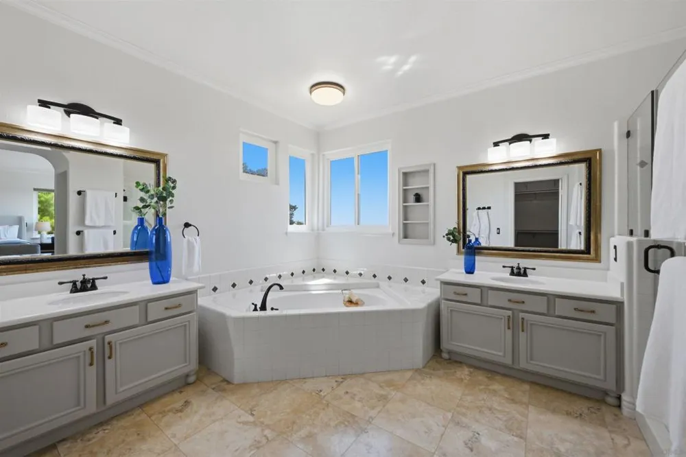 6617 Remsen Ct Carlsbad, CA 92011