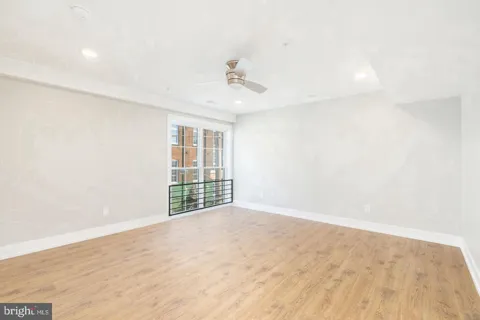 2304 9TH STREET #201