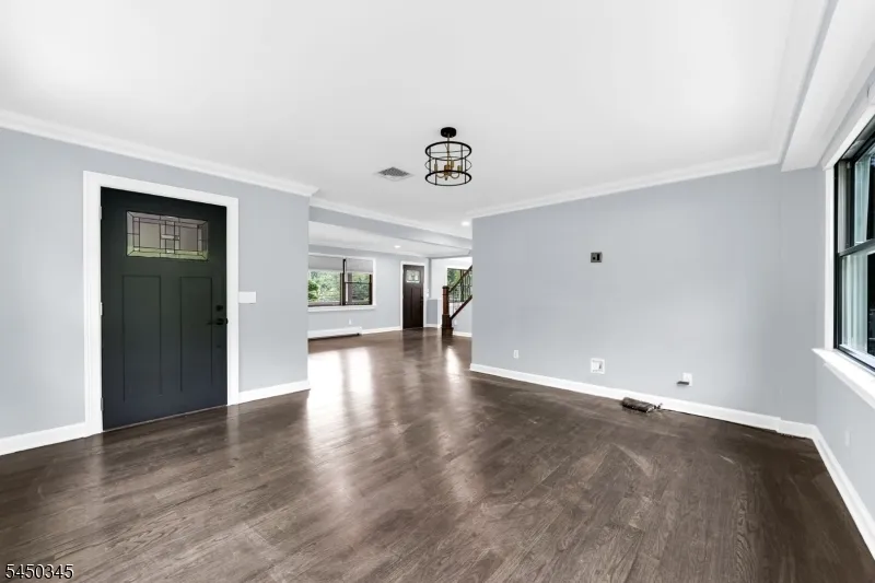 17 Rockaway Valley Rd Montville, NJ 07005