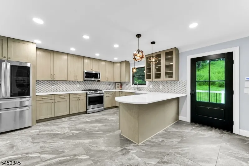 17 Rockaway Valley Rd Montville, NJ 07005