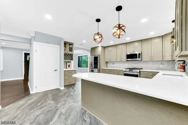 17 Rockaway Valley Rd Montville, NJ 07005