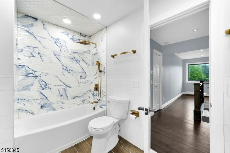 17 Rockaway Valley Rd Montville, NJ 07005