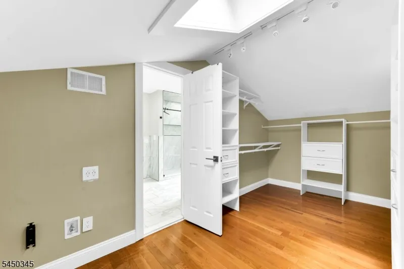 17 Rockaway Valley Rd Montville, NJ 07005