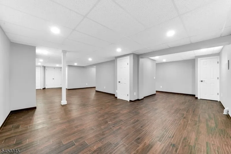 17 Rockaway Valley Rd Montville, NJ 07005