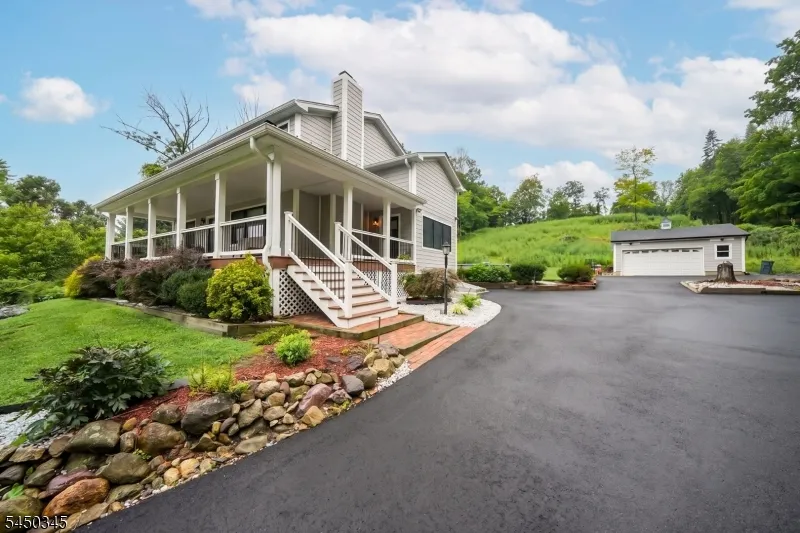 17 Rockaway Valley Rd Montville, NJ 07005