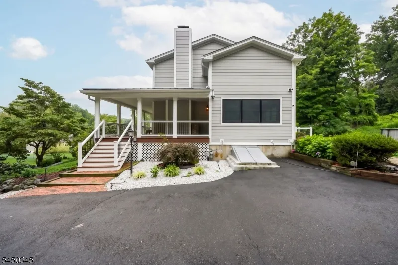 17 Rockaway Valley Rd Montville, NJ 07005