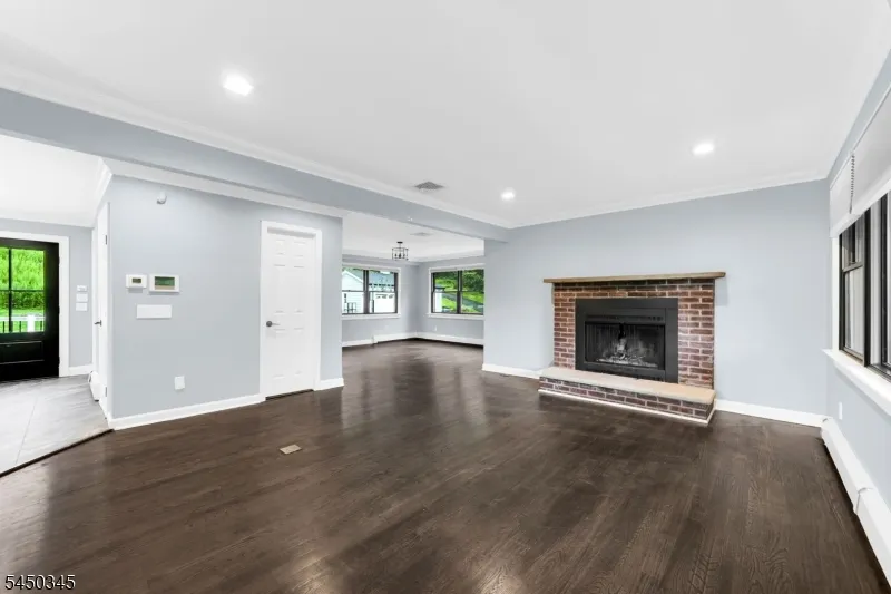 17 Rockaway Valley Rd Montville, NJ 07005