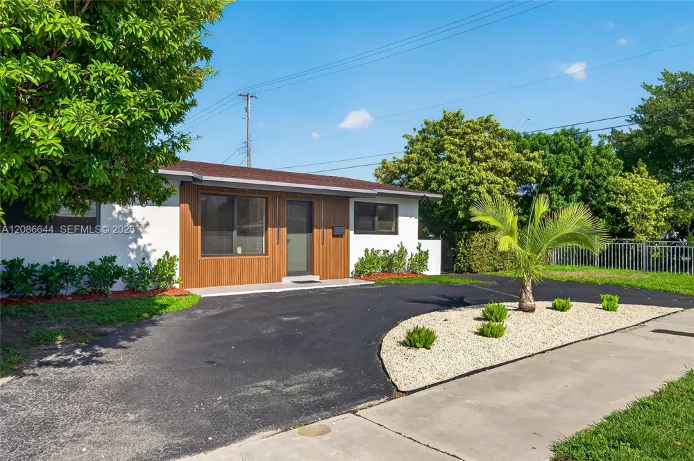 3210 SW 94th Ct Miami, FL 33165