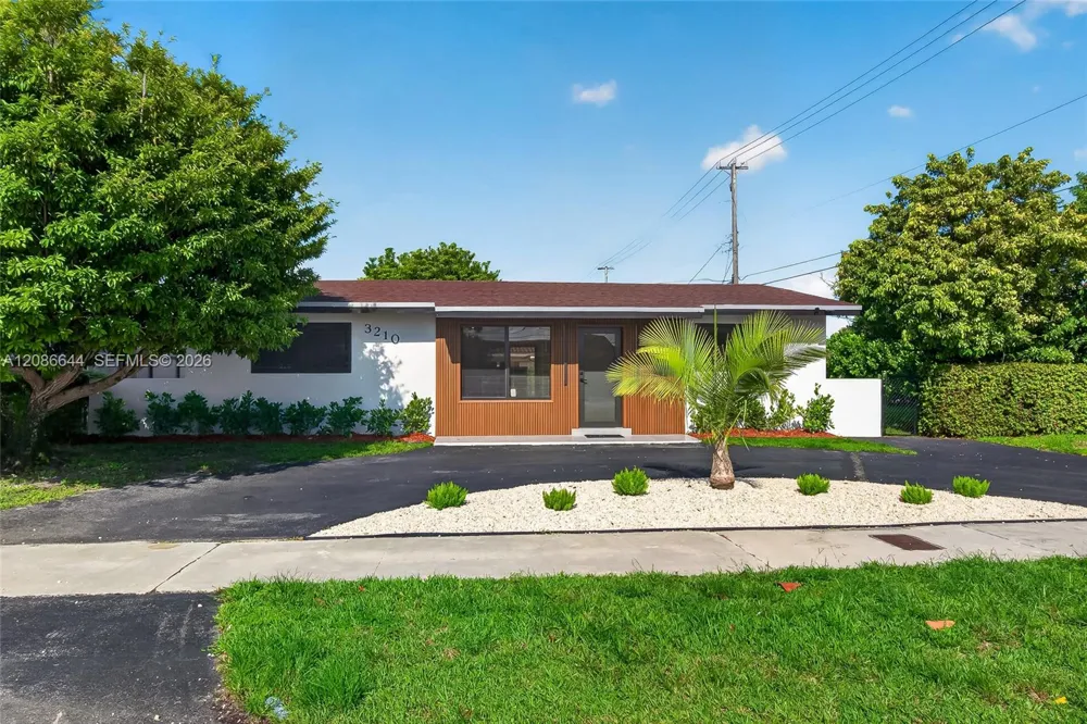 3210 SW 94th Ct Miami, FL 33165