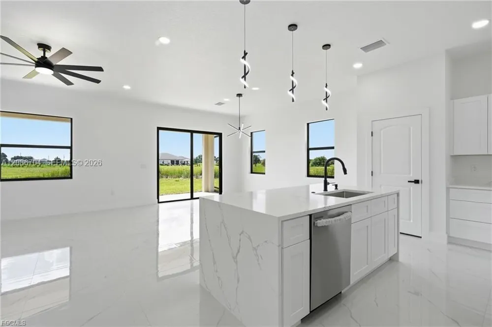 9014 Lawn CT La Belle, FL 33935
