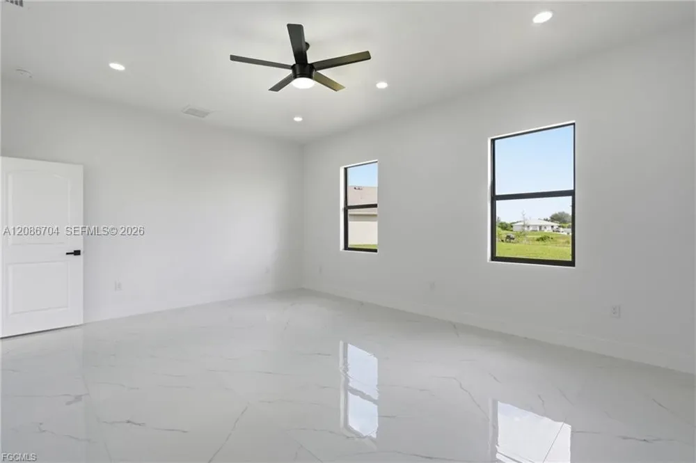 9014 Lawn CT La Belle, FL 33935