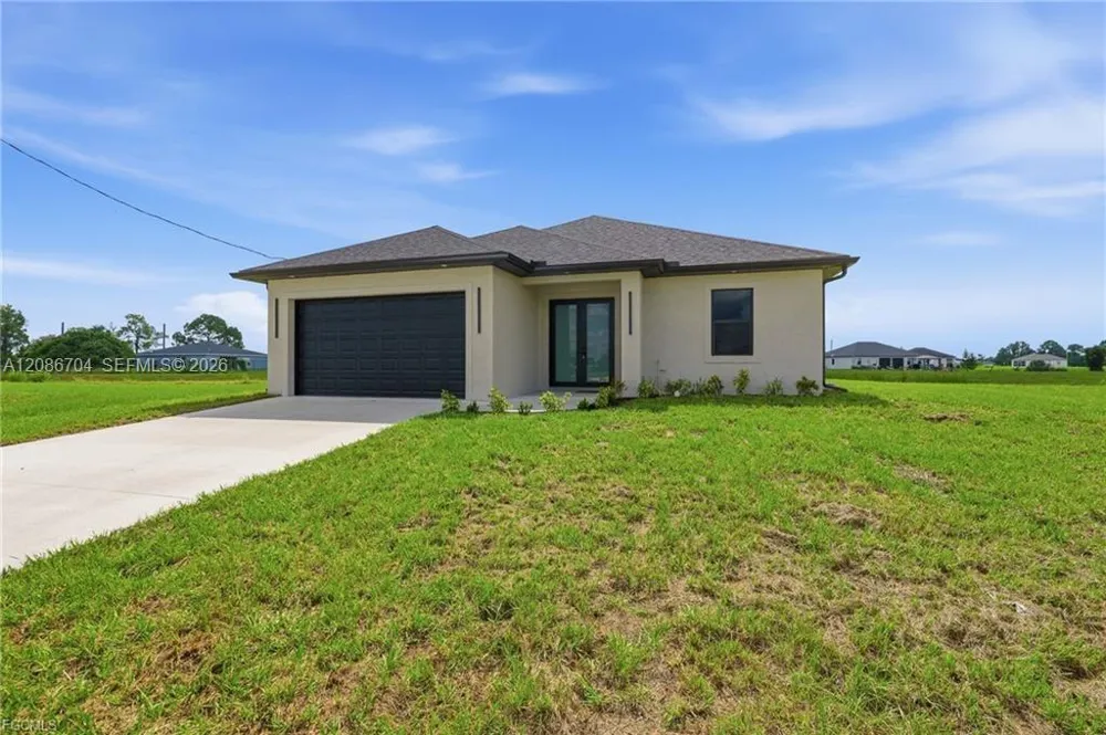 9014 Lawn CT La Belle, FL 33935