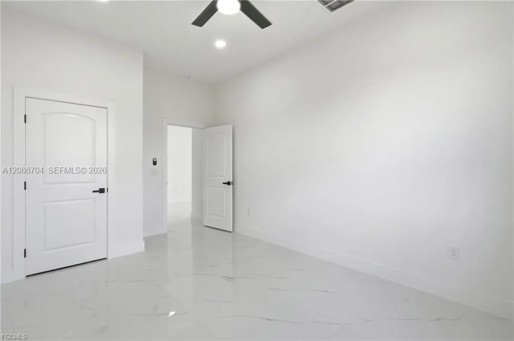9014 Lawn CT La Belle, FL 33935