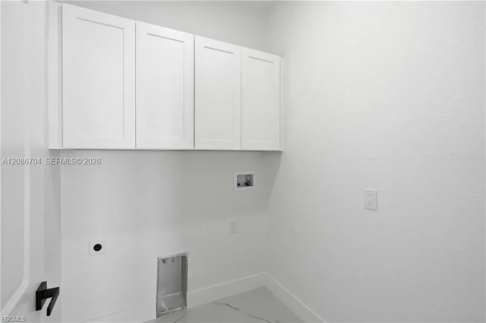 9014 Lawn CT La Belle, FL 33935