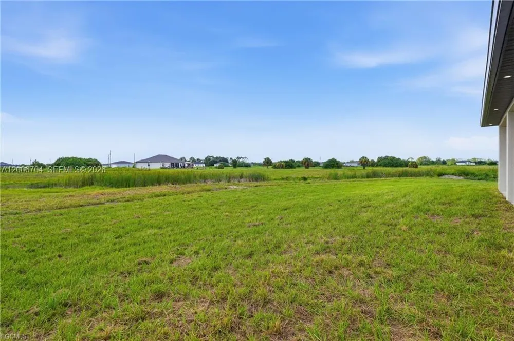 9014 Lawn CT La Belle, FL 33935