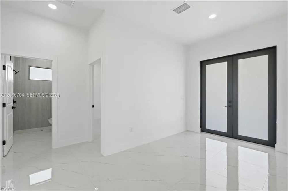 9014 Lawn CT La Belle, FL 33935