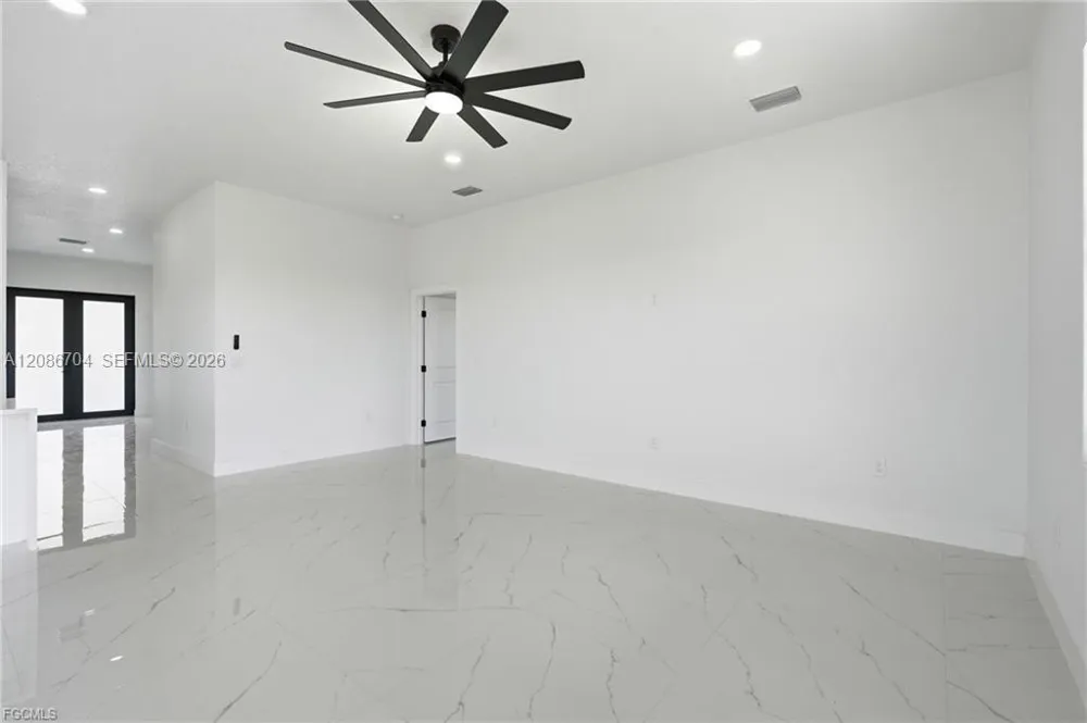9014 Lawn CT La Belle, FL 33935