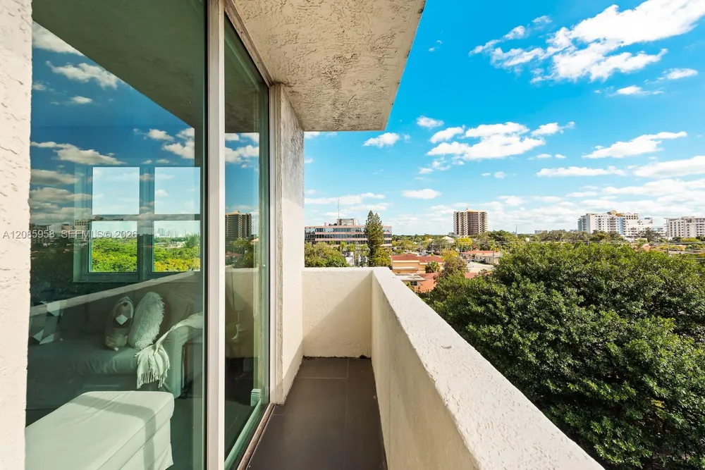 3000 CORAL WAY #416 Miami, FL 33145