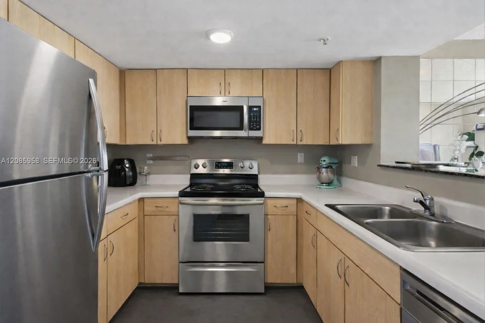 3000 CORAL WAY #416 Miami, FL 33145