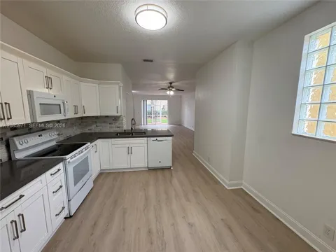 2208 Ensenada Ter #2208