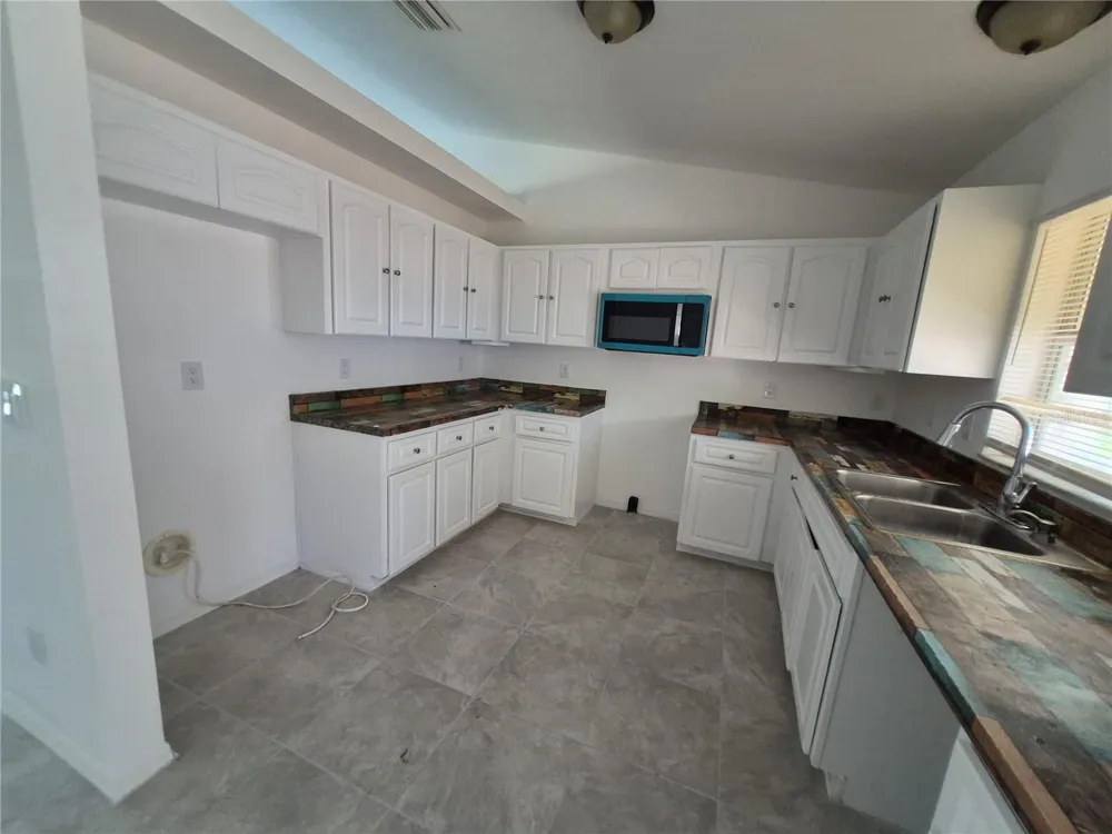 1160 W GENEVA PLACE Citrus Springs, FL 34434