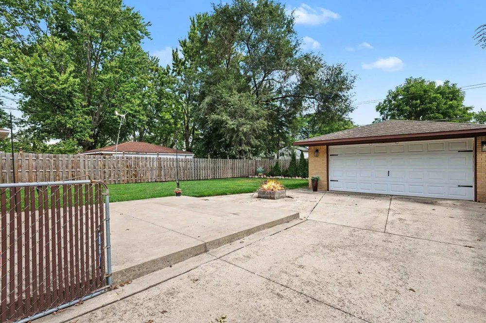 43666 Deborah Drive Sterling Heights City, MI 48313