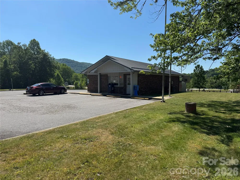 5858 Old Hendersonville Highway Pisgah Forest, NC 28768