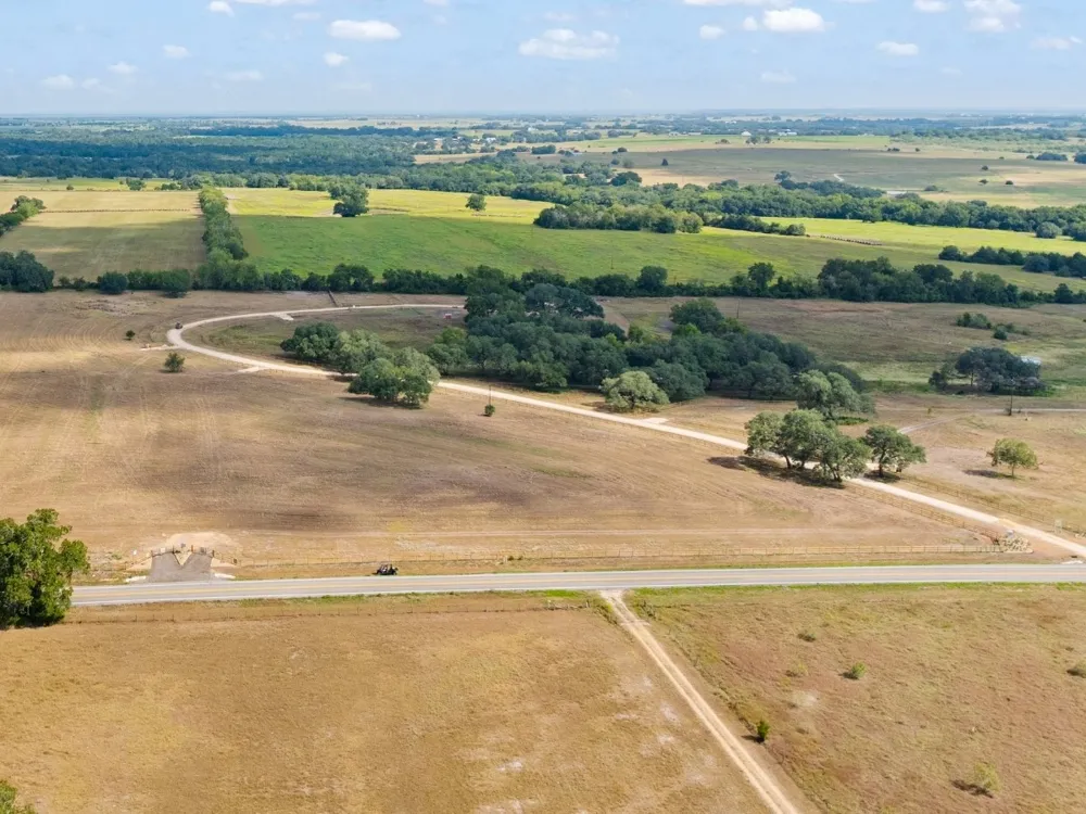 3269 FM 956 Schulenburg, TX 78956